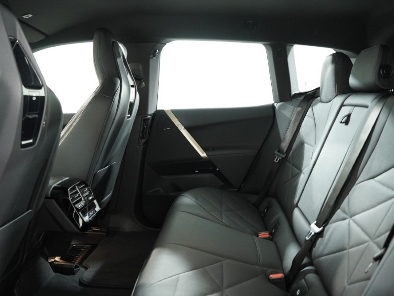 2023 (73) BMW iX 240kW xDrive40 M Sport 76.6kWh 5dr Auto 5218516