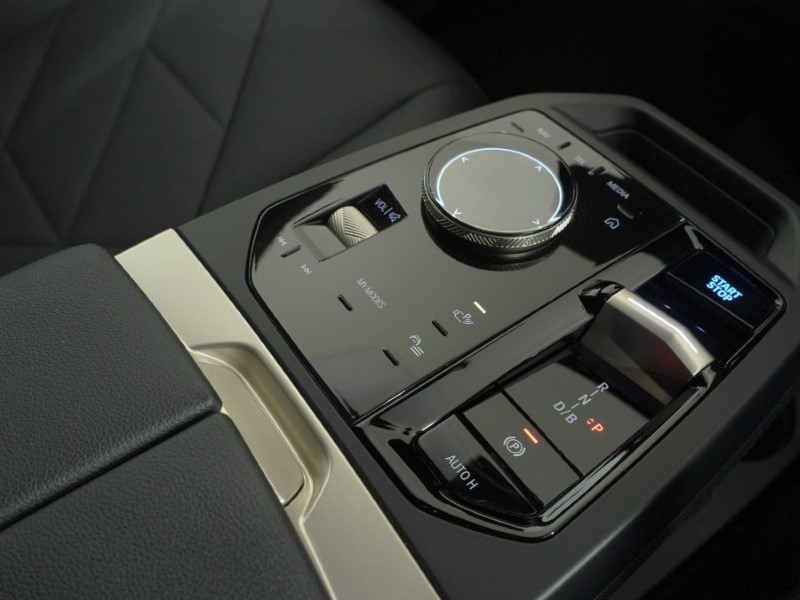 2022 (72) BMW iX 240kW xDrive40 M Sport Edition 76.6kWh 5dr Auto 5216867