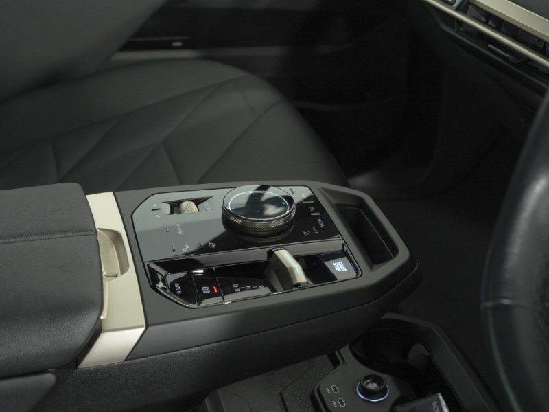 2022 (72) BMW iX 240kW xDrive40 M Sport Edition 76.6kWh 5dr Auto 5216858