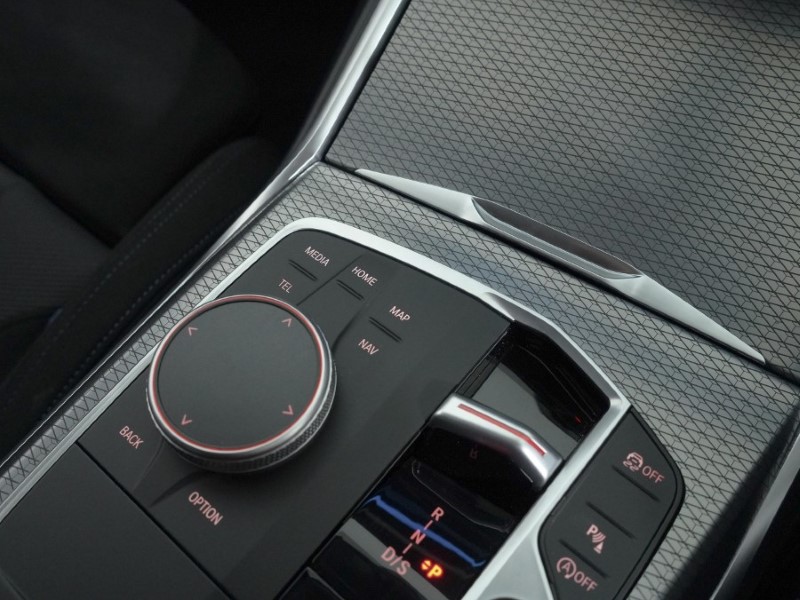 2025 (75) BMW 3 SERIES 320i M Sport 4dr Step Auto 5208021