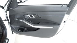 2025 (75) BMW 3 SERIES 320i M Sport 4dr Step Auto 5208010