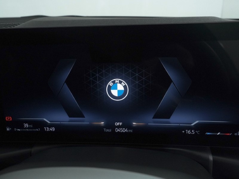 2025 (75) BMW 3 SERIES 320i M Sport 4dr Step Auto 5208015