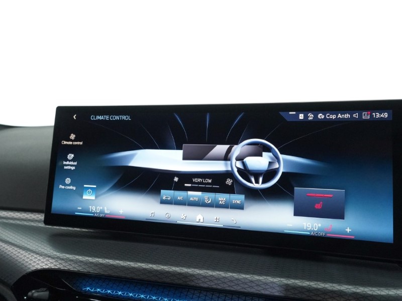 2025 (75) BMW 3 SERIES 320i M Sport 4dr Step Auto 5208031