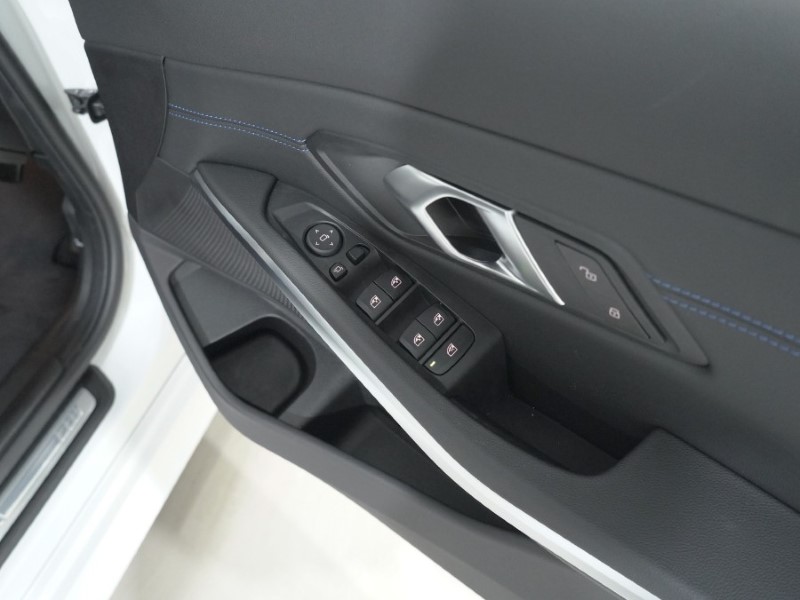 2025 (75) BMW 3 SERIES 320i M Sport 4dr Step Auto 5208011