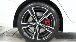 2025 (75) BMW 3 SERIES 320i M Sport 4dr Step Auto 5208008