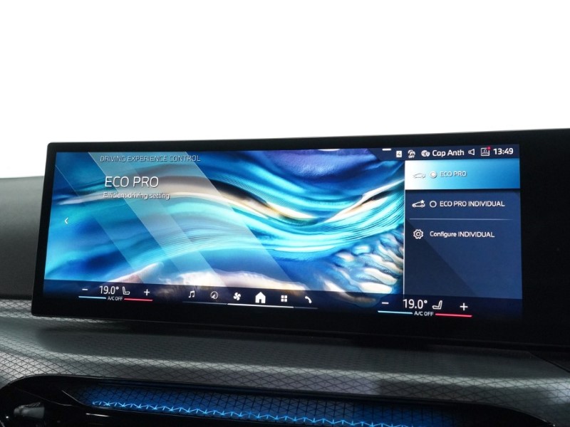 2025 (75) BMW 3 SERIES 320i M Sport 4dr Step Auto 5208028