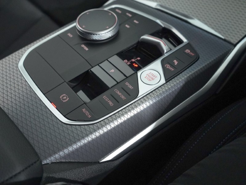 2025 (75) BMW 3 SERIES 320i M Sport 4dr Step Auto 5208023