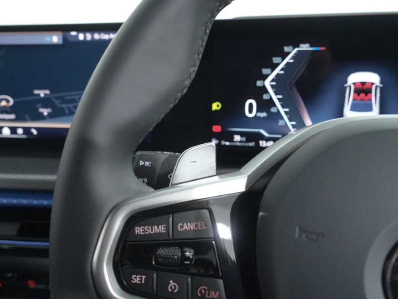 2025 (75) BMW 3 SERIES 320i M Sport 4dr Step Auto 5208018