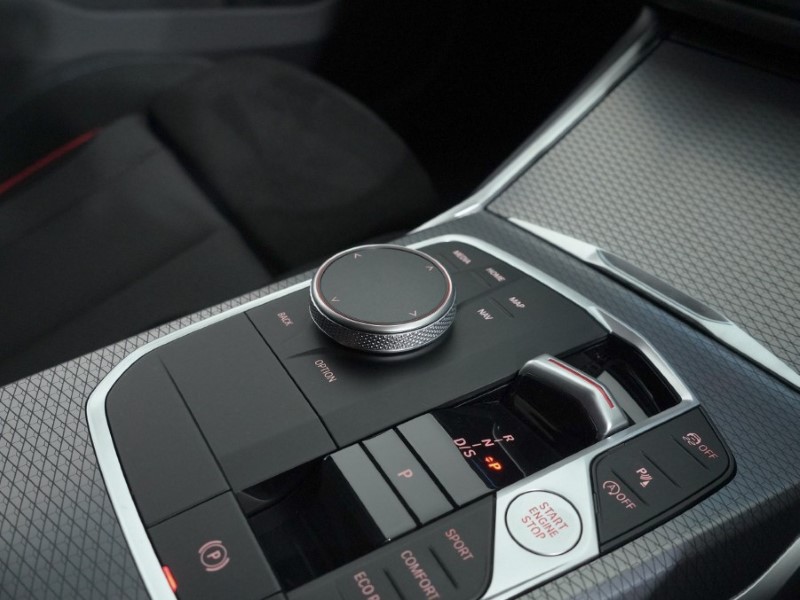 2025 (75) BMW 3 SERIES 320i M Sport 4dr Step Auto 5208022