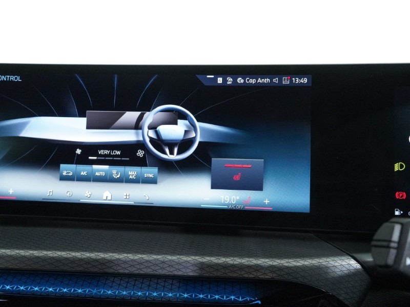 2025 (75) BMW 3 SERIES 320i M Sport 4dr Step Auto 5208032