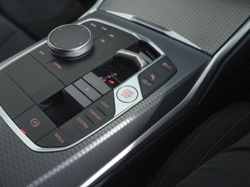 2025 (75) BMW 3 SERIES 320i M Sport 4dr Step Auto 5208024