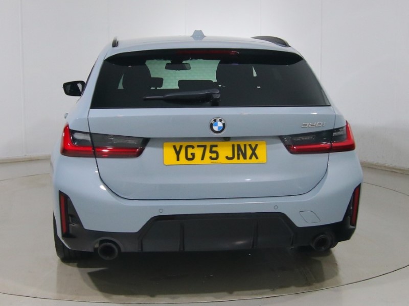 2025 (75) BMW 3 SERIES 320i M Sport 5dr Step Auto 5208090