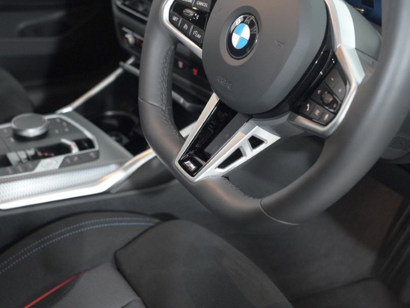 2025 (75) BMW 3 SERIES 320i M Sport 5dr Step Auto 5208064