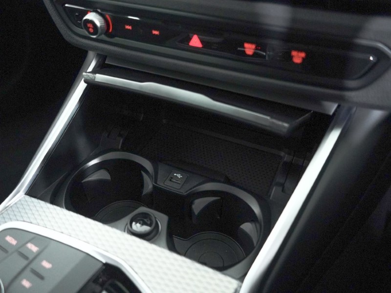 2025 (75) BMW 3 SERIES 320i M Sport 5dr Step Auto 5208083