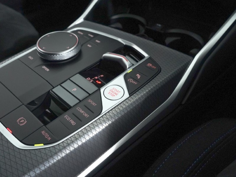 2025 (75) BMW 3 SERIES 320i M Sport 5dr Step Auto 5208082