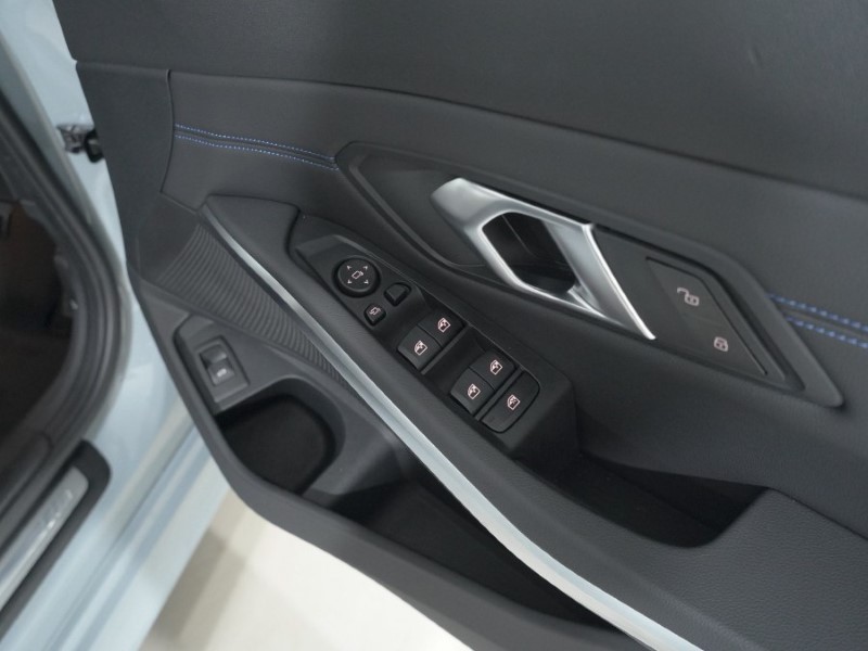 2025 (75) BMW 3 SERIES 320i M Sport 5dr Step Auto 5208061