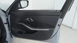 2025 (75) BMW 3 SERIES 320i M Sport 5dr Step Auto 5208060