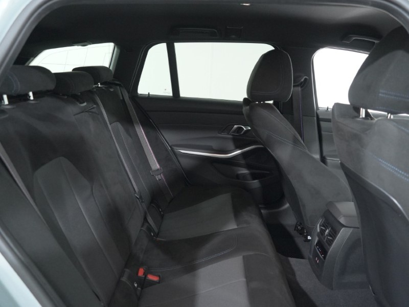 2025 (75) BMW 3 SERIES 320i M Sport 5dr Step Auto 5208056