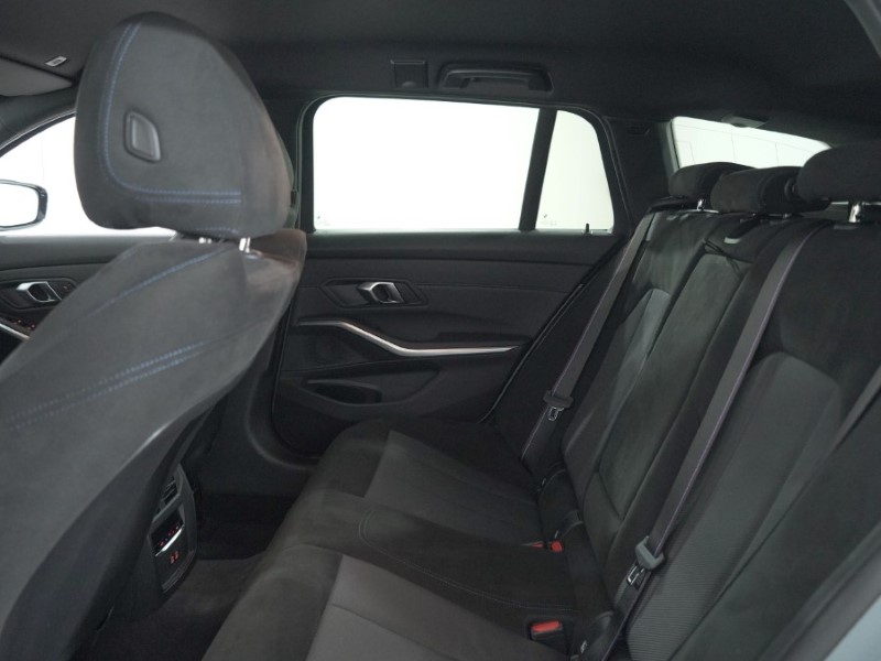 2025 (75) BMW 3 SERIES 320i M Sport 5dr Step Auto 5208052