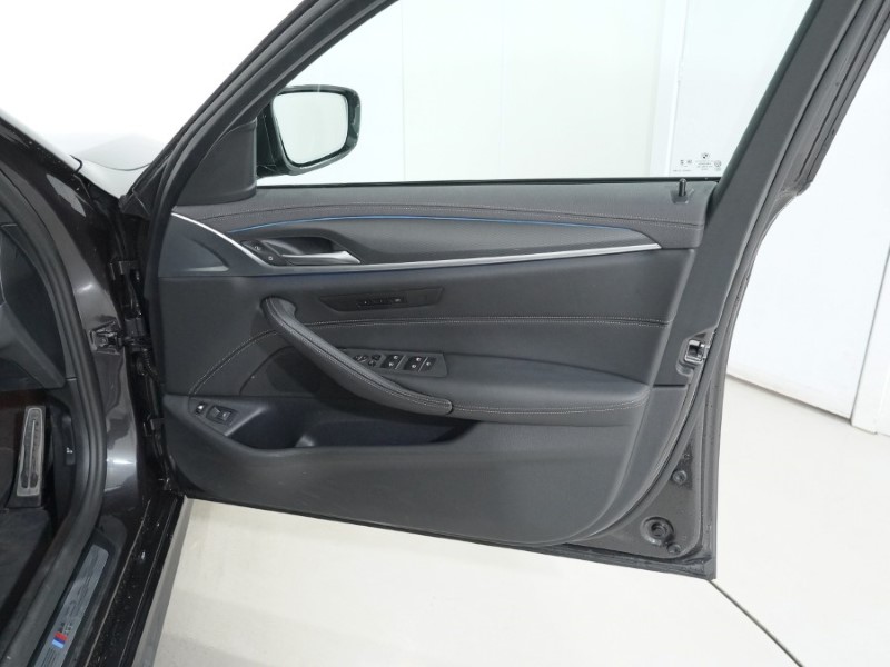 2023 (23) BMW 5 SERIES 530e xDrive M Sport 5dr Auto [Pro Pack] 5208213