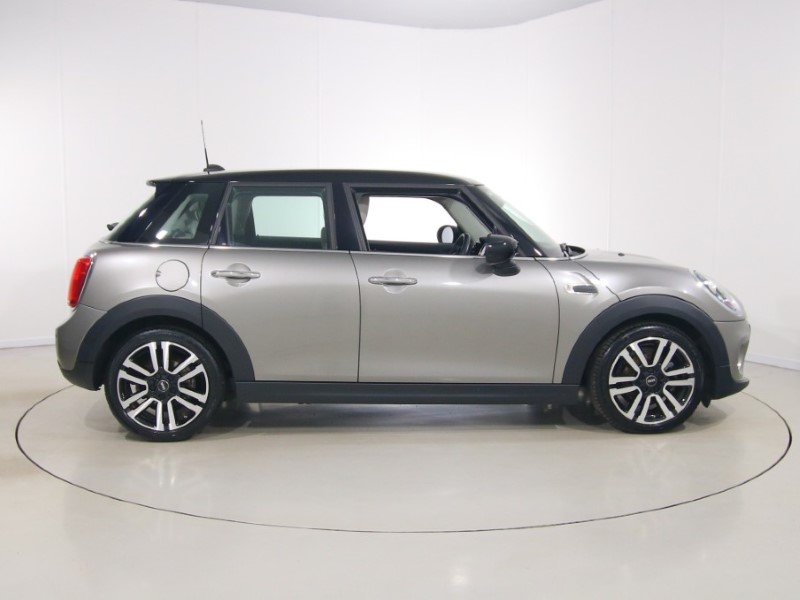 2019 (69) MINI HATCHBACK 1.5 Cooper Exclusive II 5dr 5222187