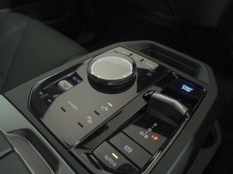 2024 (74) BMW iX 240kW xDrive40 M Sport 76.6kWh 5dr Auto 5239619