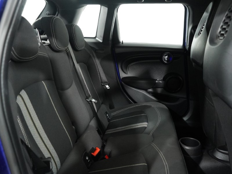 2019 (19) MINI HATCHBACK 1.5 Cooper Sport II 5dr 5259073