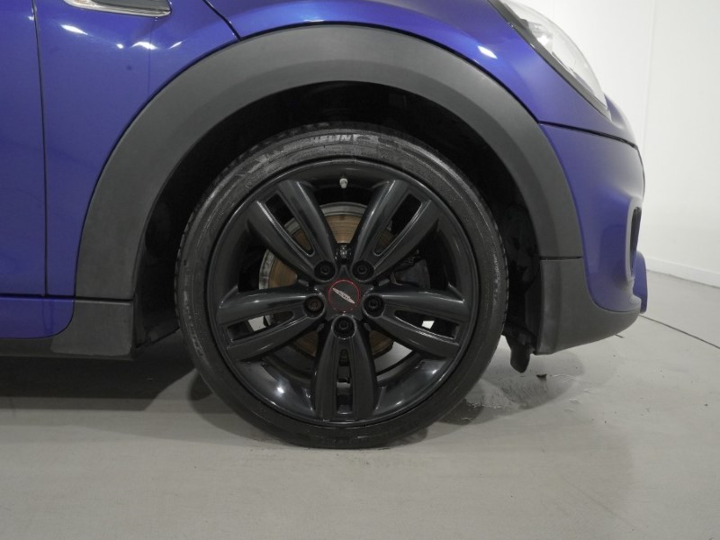 2019 (19) MINI HATCHBACK 1.5 Cooper Sport II 5dr 5259048