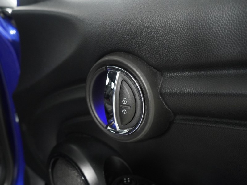 2019 (19) MINI HATCHBACK 1.5 Cooper Sport II 5dr 5259071