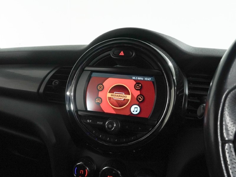 2019 (19) MINI HATCHBACK 1.5 Cooper Sport II 5dr 5259068