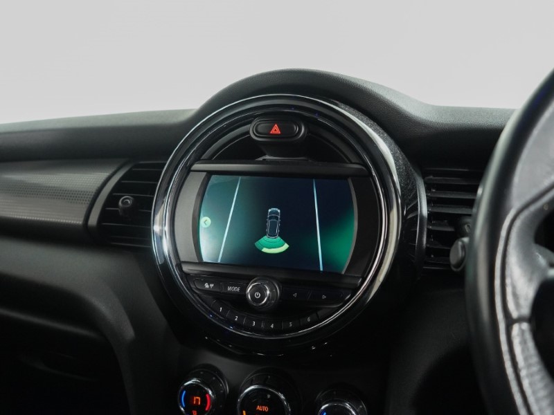 2019 (19) MINI HATCHBACK 1.5 Cooper Sport II 5dr 5259063