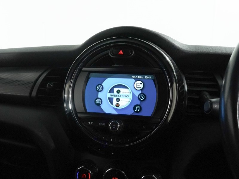 2019 (19) MINI HATCHBACK 1.5 Cooper Sport II 5dr 5259066