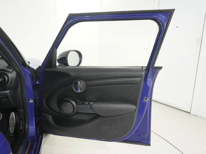 2019 (19) MINI HATCHBACK 1.5 Cooper Sport II 5dr 5259050