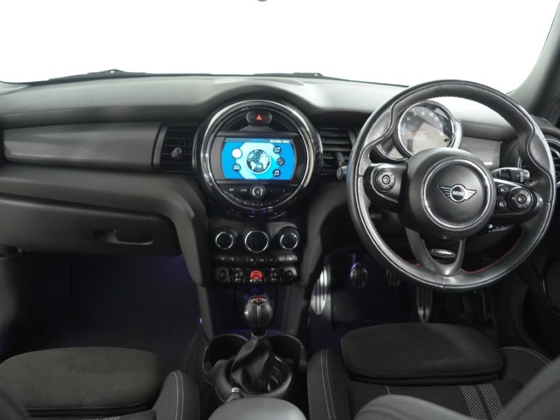 2019 (19) MINI HATCHBACK 1.5 Cooper Sport II 5dr 5259042