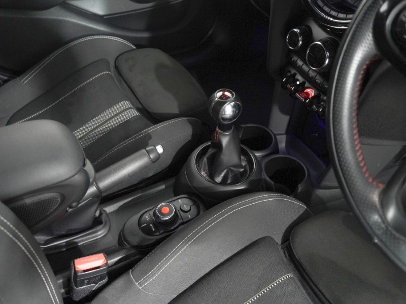 2019 (19) MINI HATCHBACK 1.5 Cooper Sport II 5dr 5259055