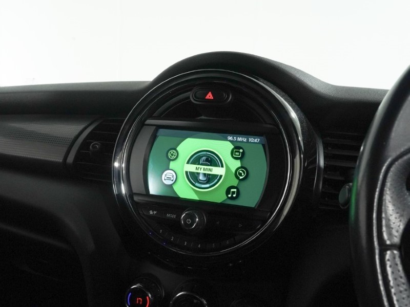 2019 (19) MINI HATCHBACK 1.5 Cooper Sport II 5dr 5259069