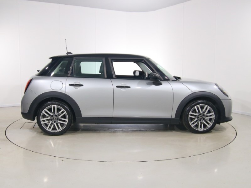 2024 (74) MINI COOPER 1.5 C Classic 5dr Auto 5259763