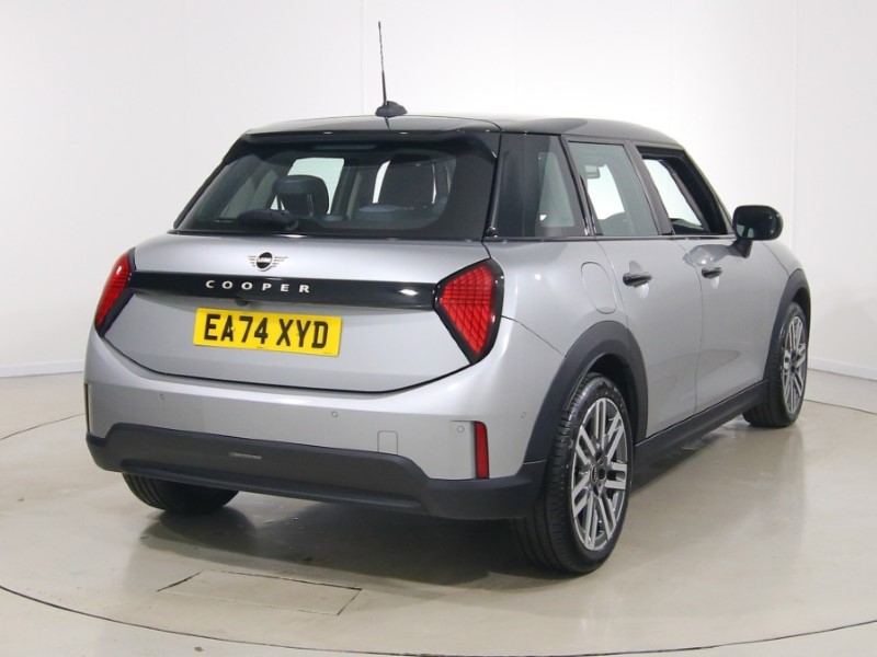2024 (74) MINI COOPER 1.5 C Classic 5dr Auto 5259762