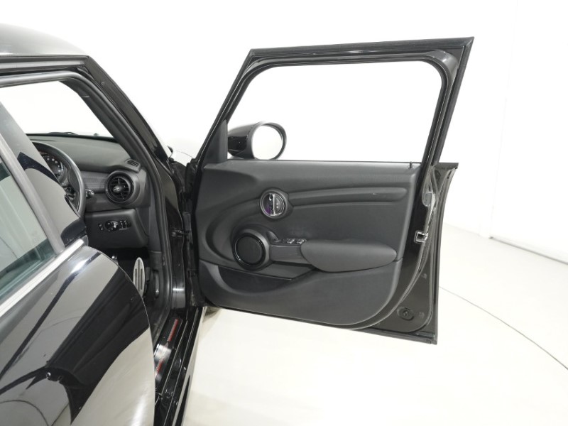 2019 (69) MINI HATCHBACK 1.5 Cooper Sport II 5dr 5265897