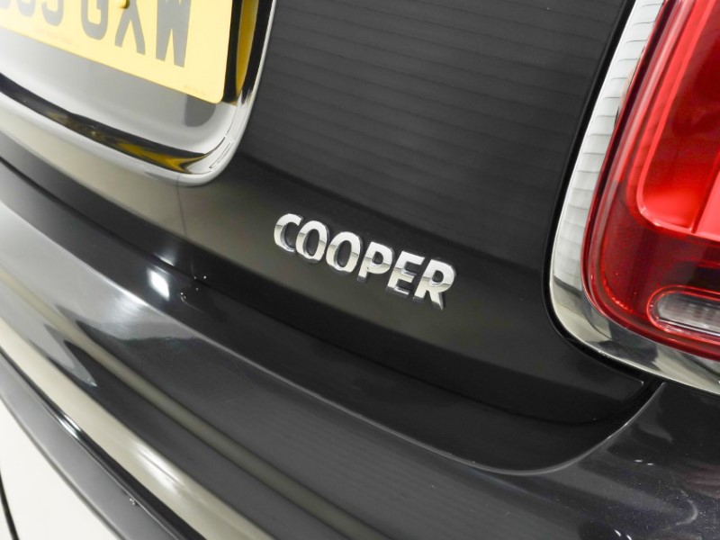 2019 (69) MINI HATCHBACK 1.5 Cooper Sport II 5dr 5265883