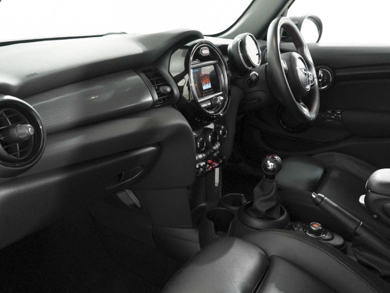 2019 (69) MINI HATCHBACK 1.5 Cooper Sport II 5dr 5265885