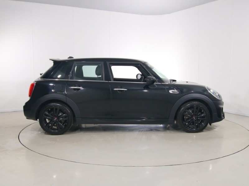 2019 (69) MINI HATCHBACK 1.5 Cooper Sport II 5dr 5265924