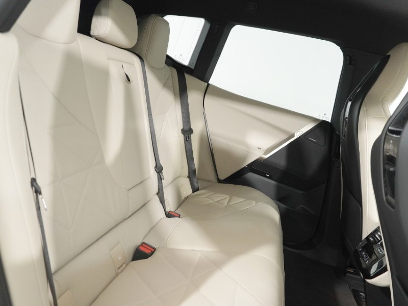 2024 (24) BMW iX 240kW xDrive40 M Sport 76.6kWh 5dr Auto 5278882