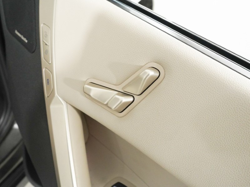 2024 (24) BMW iX 240kW xDrive40 M Sport 76.6kWh 5dr Auto 5278862