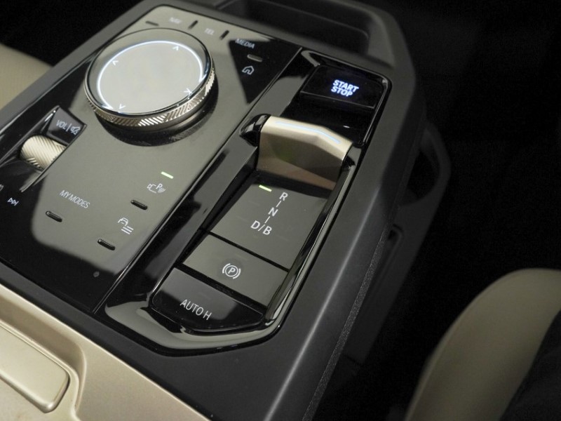 2024 (24) BMW iX 240kW xDrive40 M Sport 76.6kWh 5dr Auto 5278878