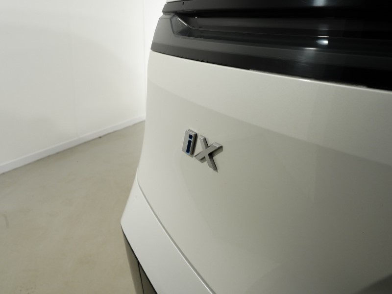2024 (24) BMW iX 240kW xDrive40 M Sport 76.6kWh 5dr Auto 5271459