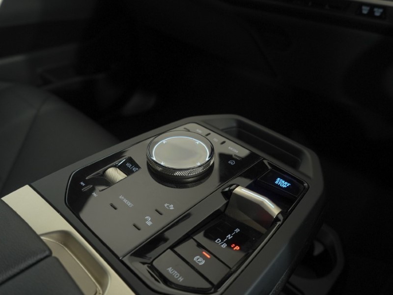 2024 (24) BMW iX 240kW xDrive40 M Sport 76.6kWh 5dr Auto 5271444