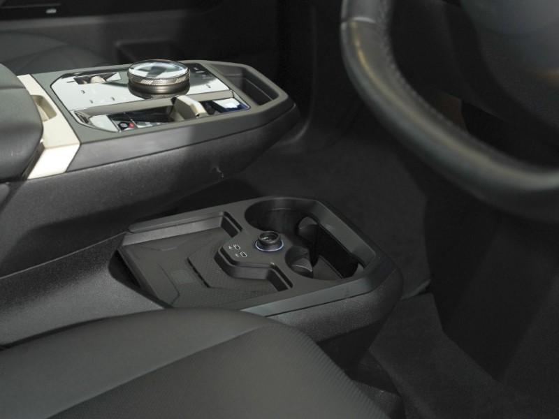 2024 (24) BMW iX 240kW xDrive40 M Sport 76.6kWh 5dr Auto 5271435