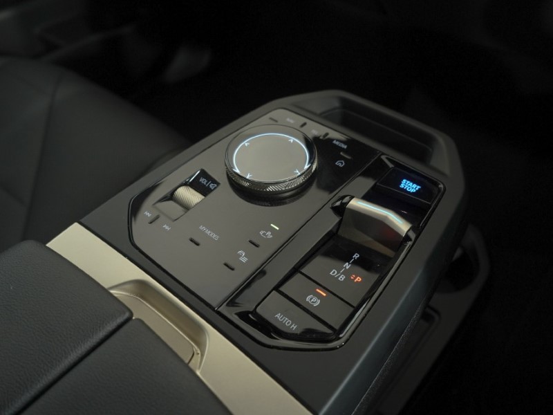 2024 (24) BMW iX 240kW xDrive40 M Sport 76.6kWh 5dr Auto 5271446