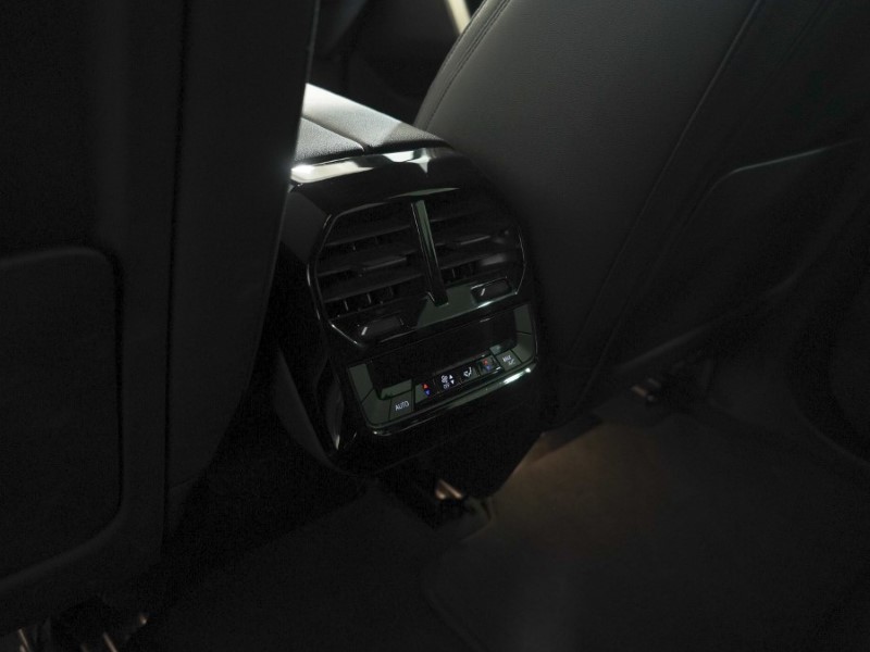 2024 (24) BMW iX 240kW xDrive40 M Sport 76.6kWh 5dr Auto 5271425